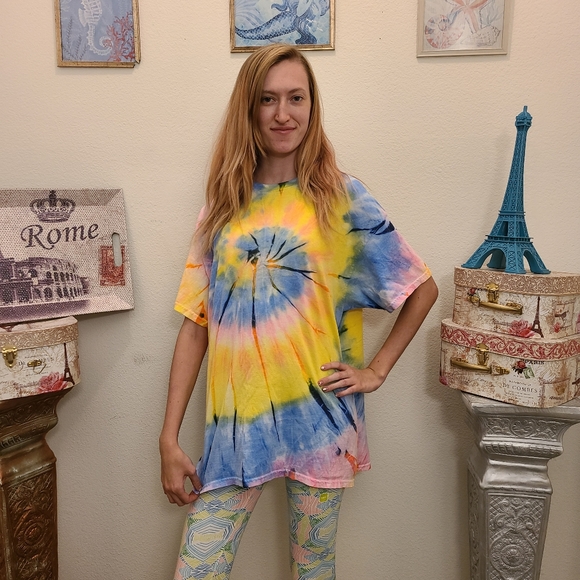 Unisex Tie-Dye T-shirt - Picture 4 of 7